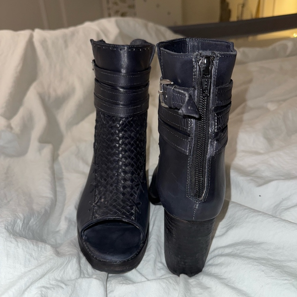 Vintage Foundry Co Booties